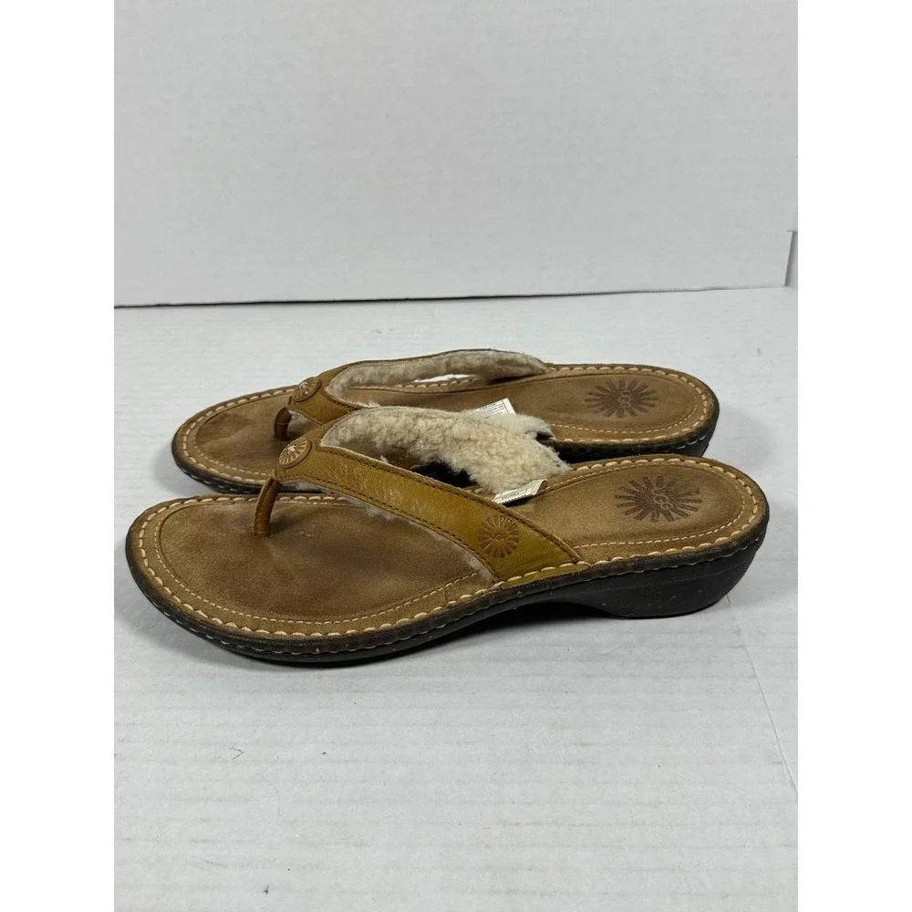 UGG Australia 1791 Leather Shearling Lined Thong Sandals Brown Mens 8 Womens 9.5